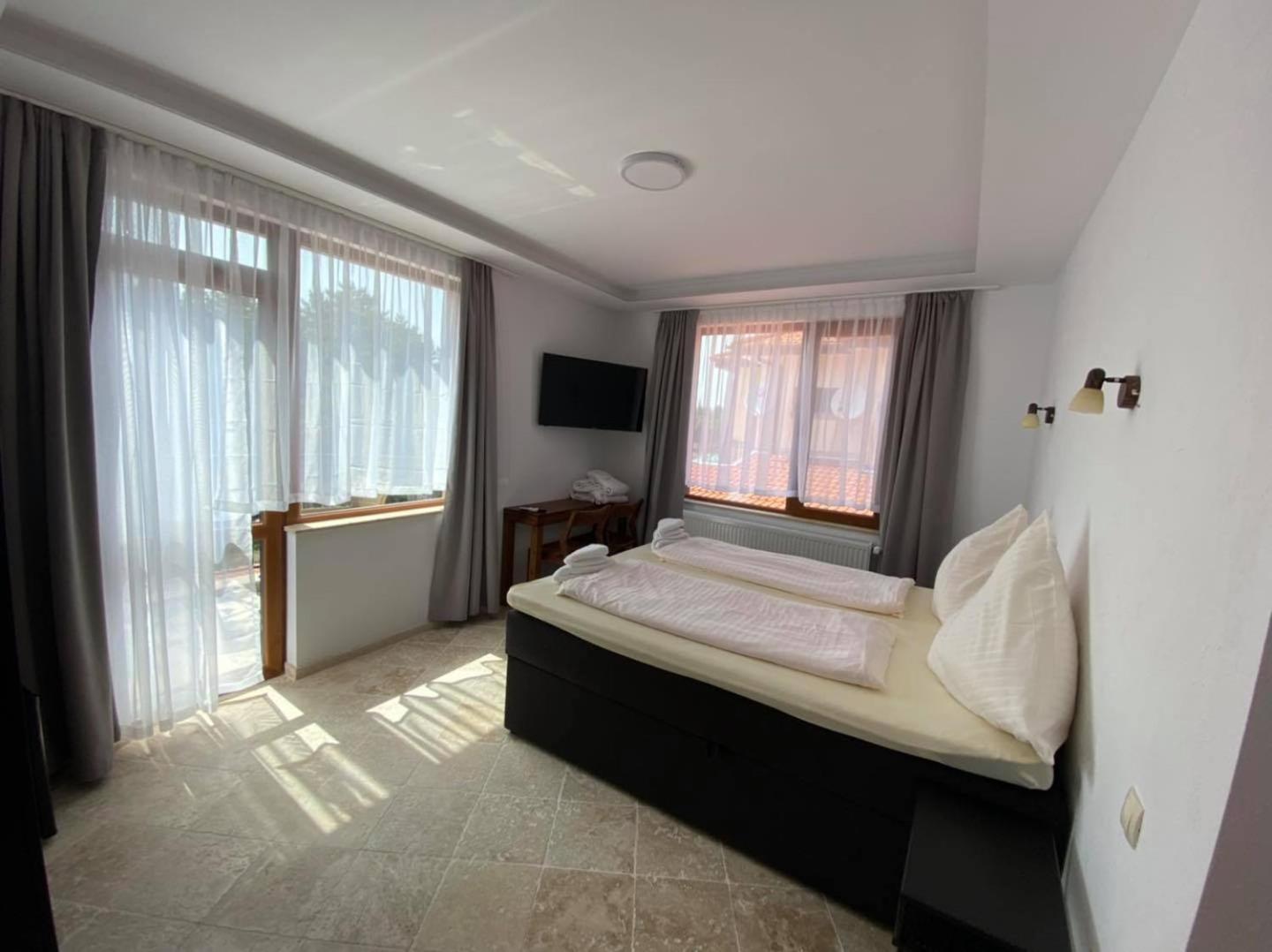 D Villa Mineralni Bani Extérieur photo