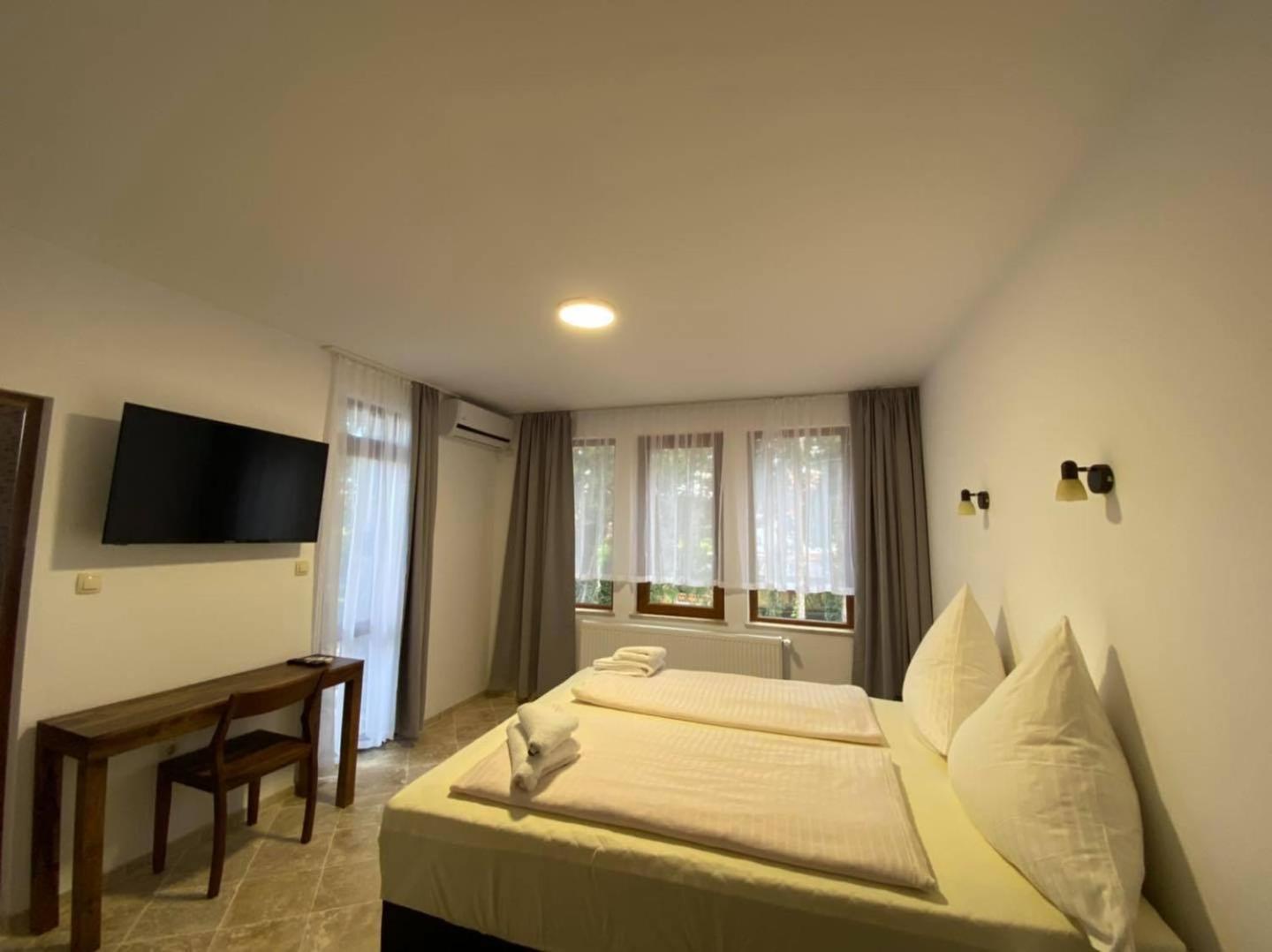 D Villa Mineralni Bani Extérieur photo